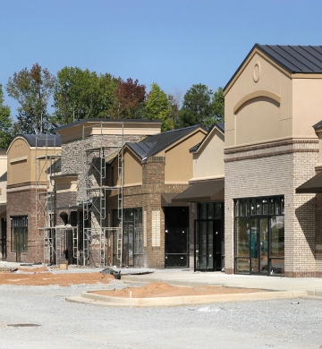 Community builds new retail shopping center